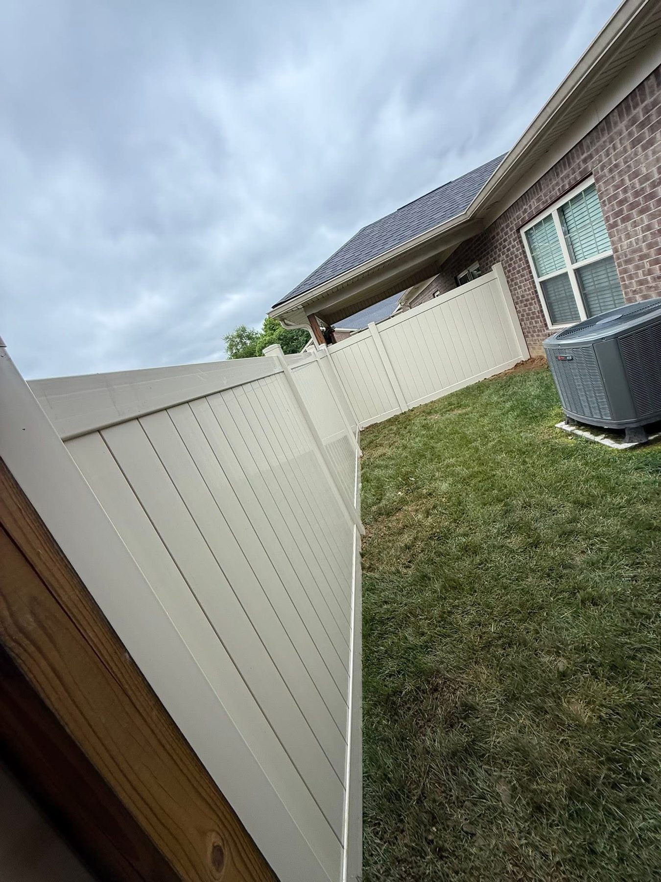 Vinyl privacy fence — S&S Fencing project 4