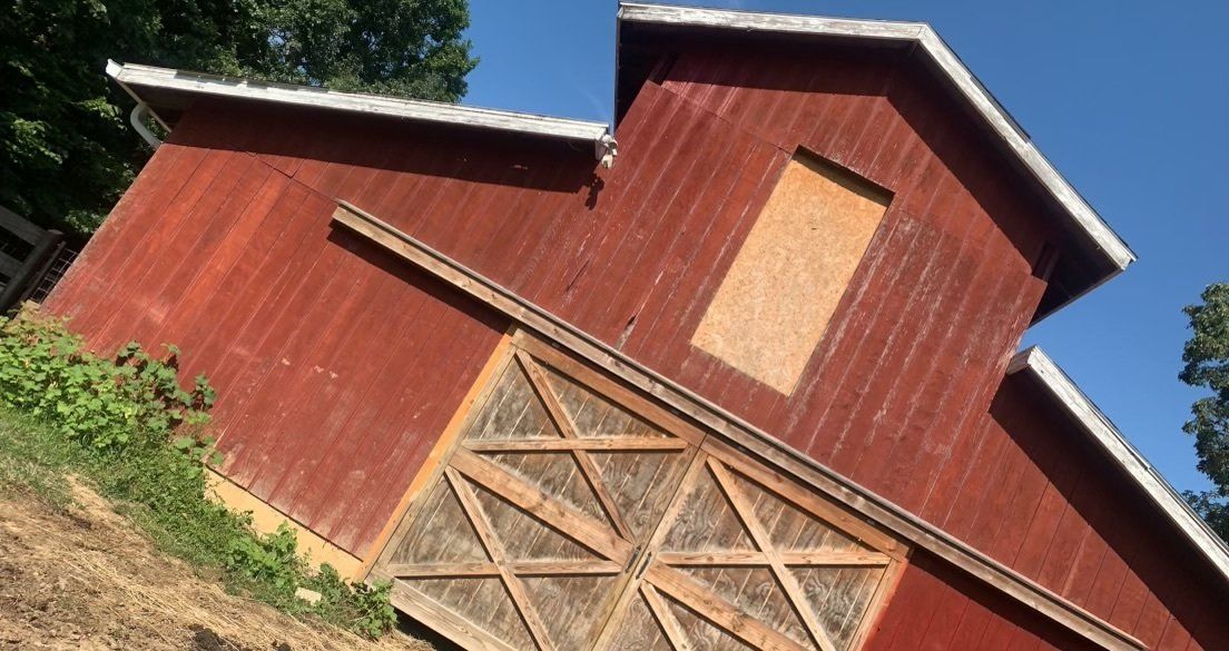 Barn before painting — Cox's Creek, KY