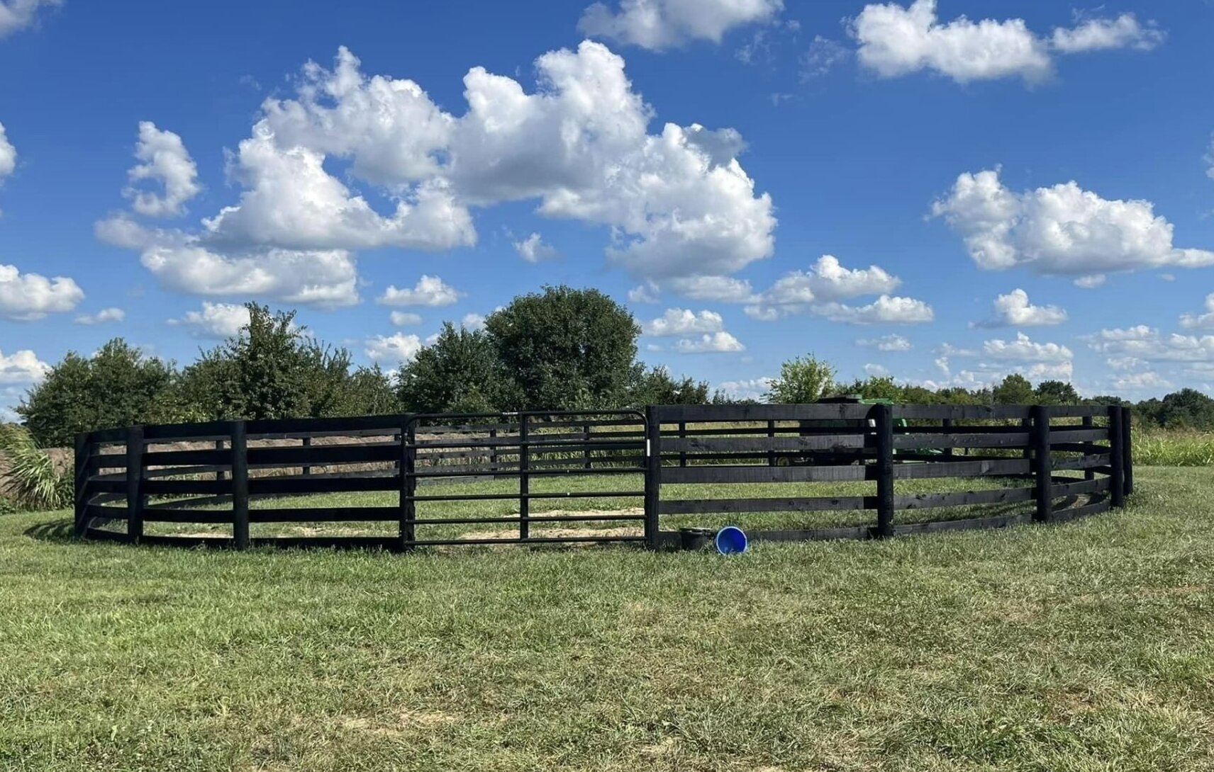 Fence after painting by S&S Fencing — Kentuckiana